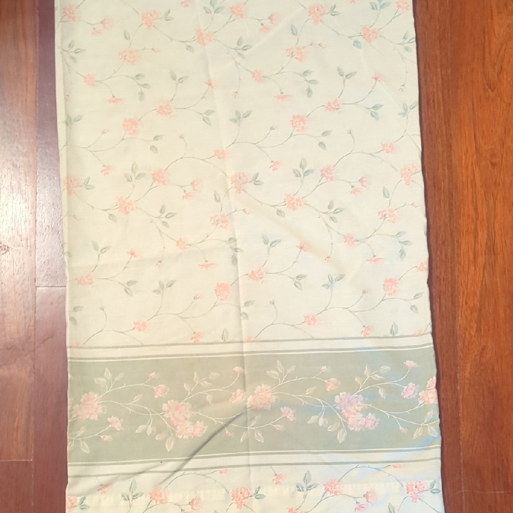Sears Roebuck & Co Floral Patterned Pillowcase